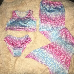 Girls Swimsuit with Authentic Mermaids Tail....